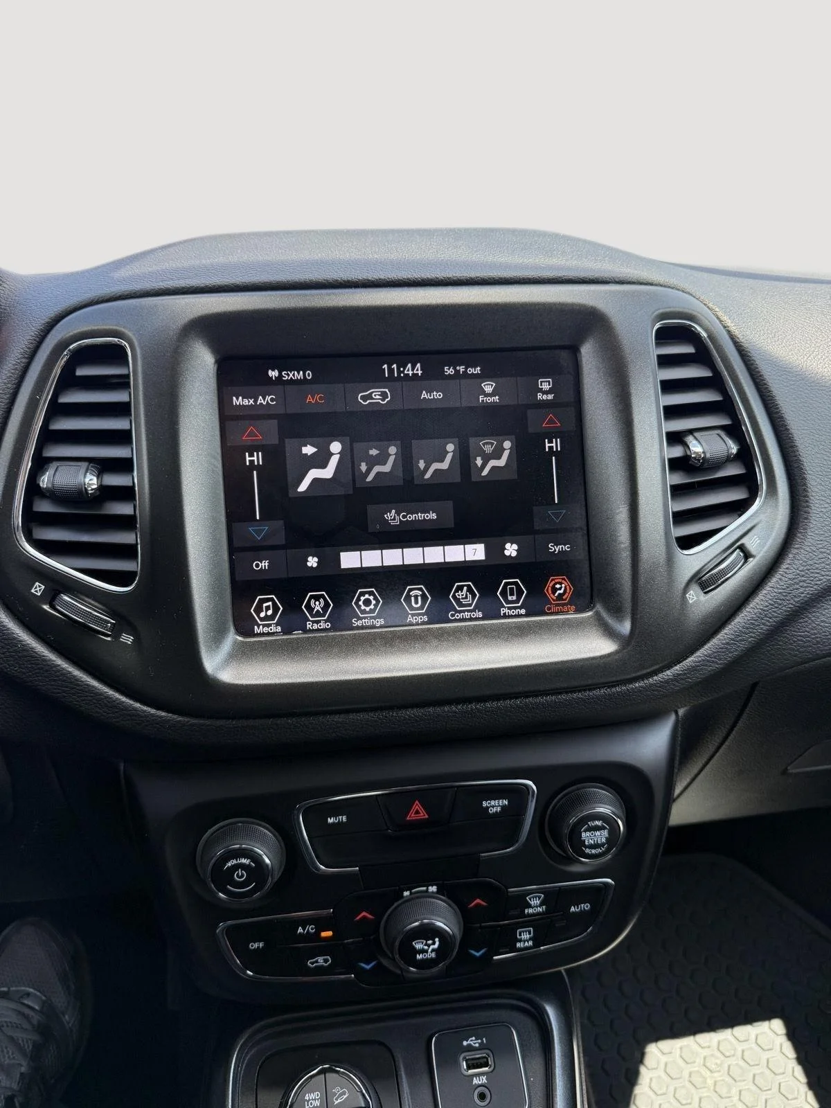 Used 2018 Billet Silver Metallic Clearcoat Jeep Trailhawk image 8