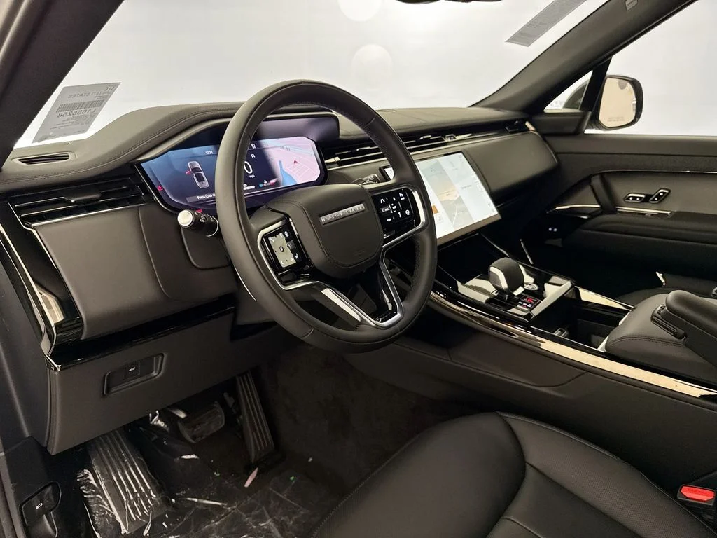 New 2026 Borasco Grey Land Rover SE image 9