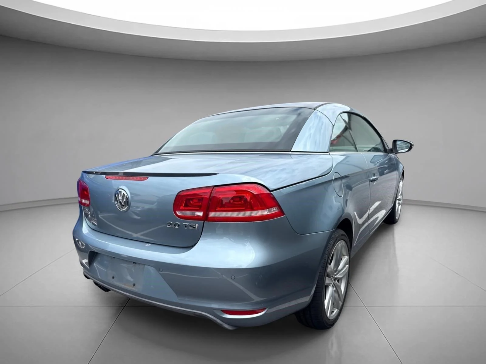 Used 2012 Horizon Blue Metallic Volkswagen Executive image 14