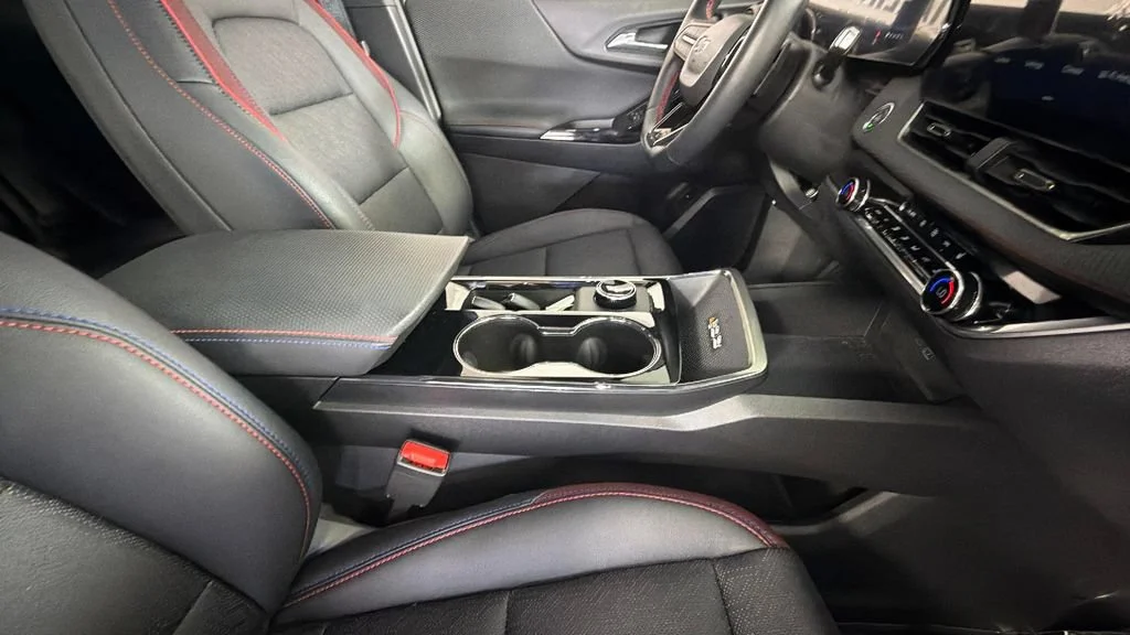 Used 2026 Polar White Tricoat Chevrolet RS image 35