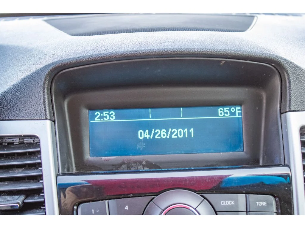 Used 2015 Summit White Chevrolet LS image 41