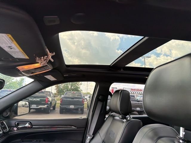 Used 2020 Red Jeep Overland image 9