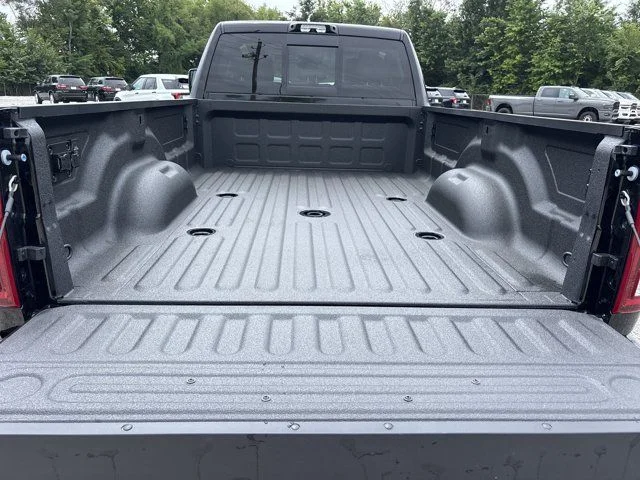 New 2026 Diamond Black Crystal Pearl-Coat Exterior Paint RAM Laramie image 6