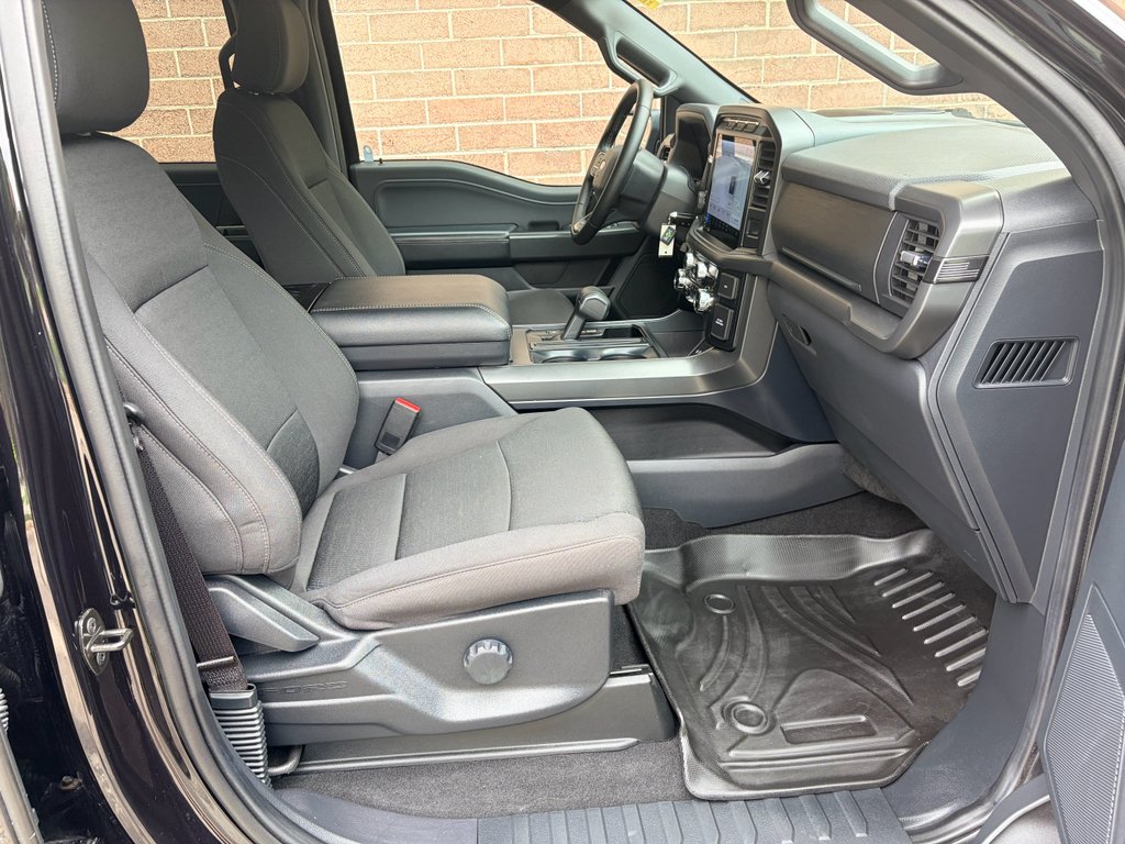 Used 2024 Agate Black Metallic Ford XLT image 23
