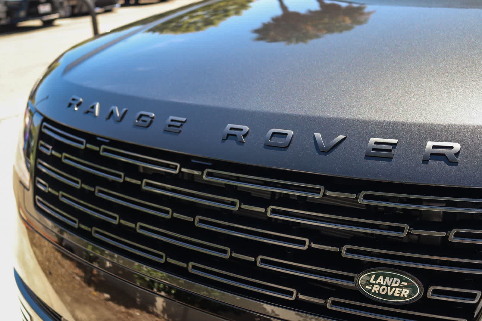 New 2026 Carpathian Grey Land Rover SE image 11