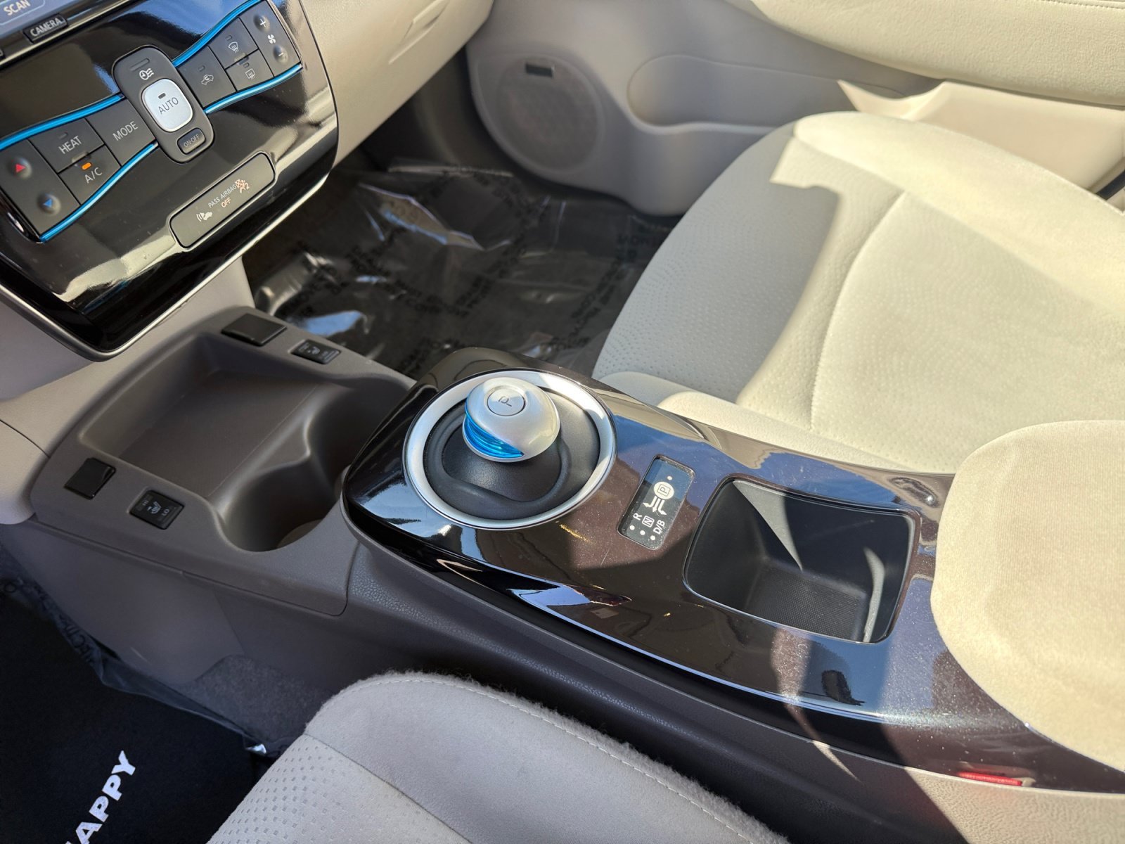 Used 2013 Super Black Nissan SV image 13