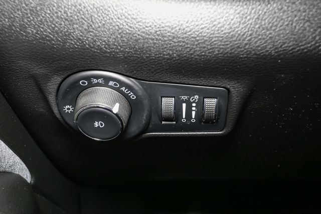 Used 2023 Black Jeep Latitude image 34