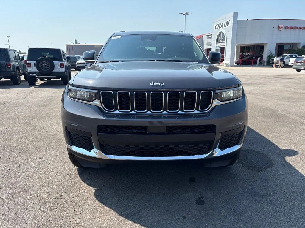 New 2026 Baltic Gray Metallic Clear-Coat Exterior Paint Jeep Laredo image 2