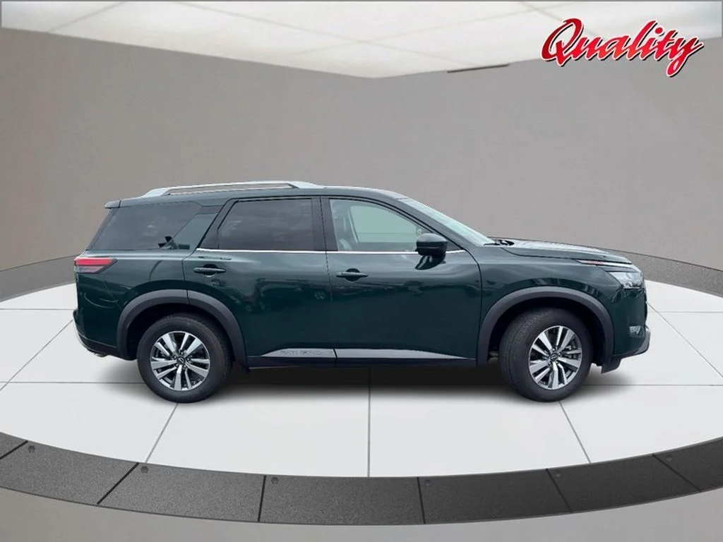 Used 2025 Obsidian Green Pearl Nissan SL image 2