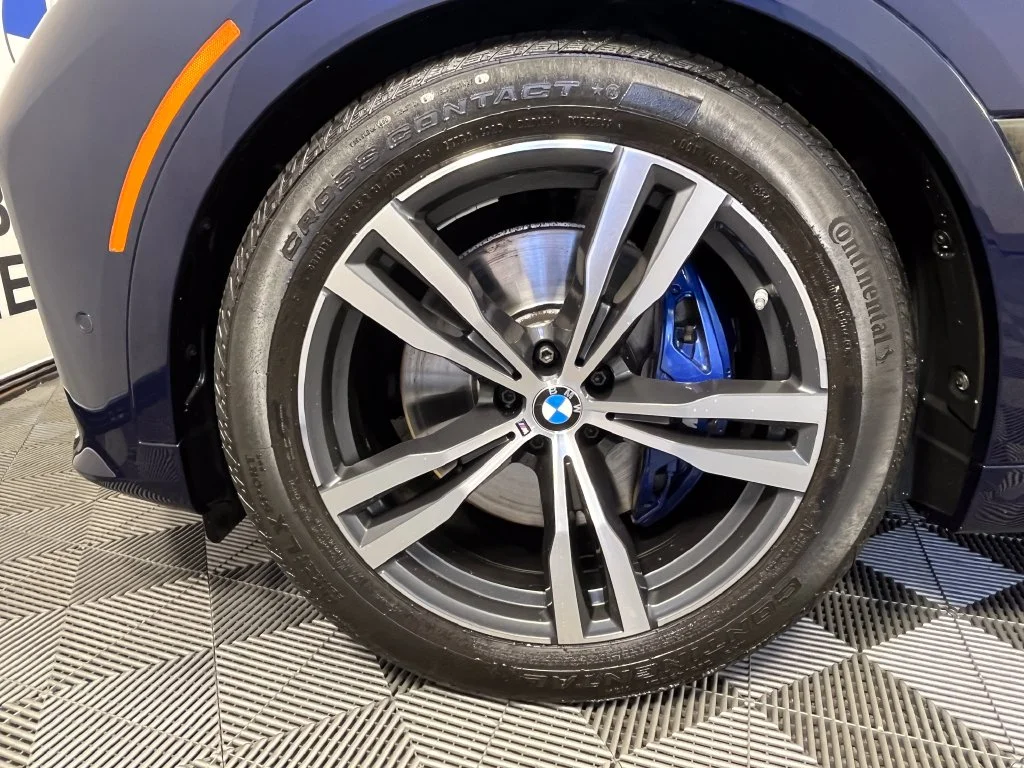 Used 2021 Blue BMW xDrive40i image 14
