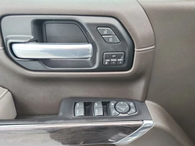Used 2019 Silver Chevrolet LTZ image 28