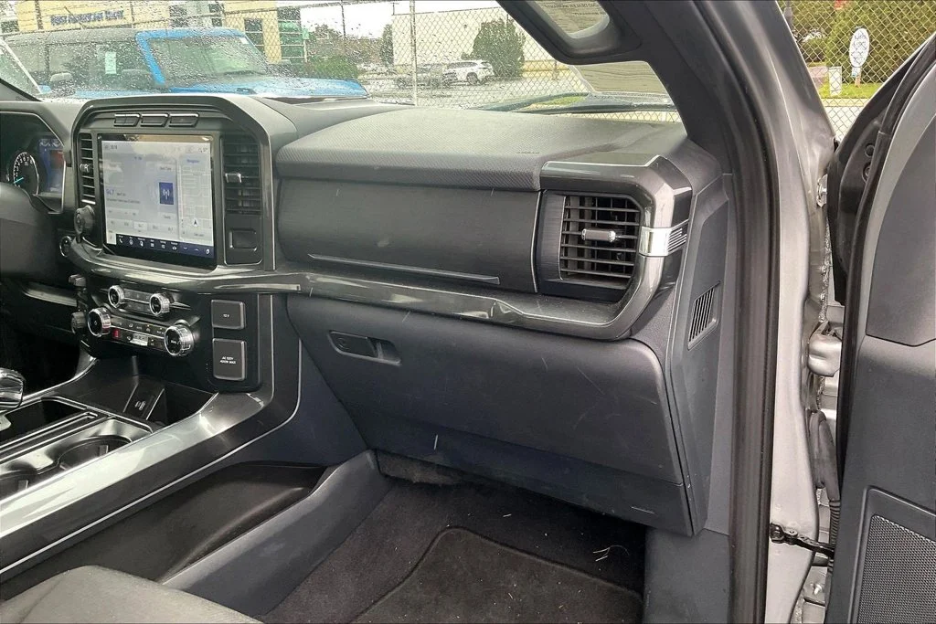 Used 2023 Silver Ford XLT image 15