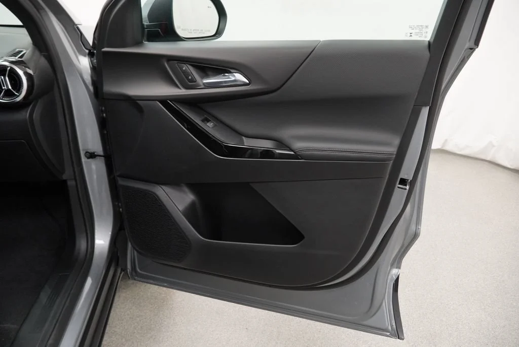 2027 Chevrolet Equinox LT - Photo 27