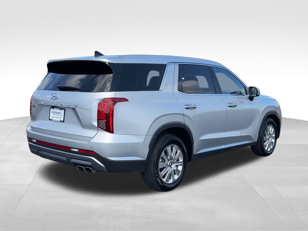 Used 2025 Silver Hyundai SEL image 8