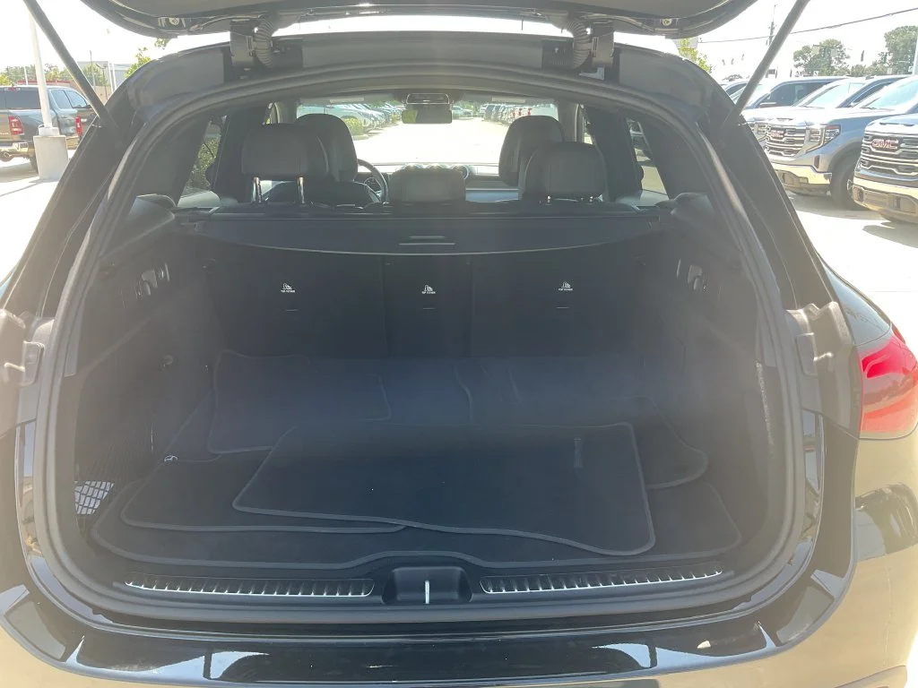 Used 2025 Black Mercedes-Benz GLC 300 image 9