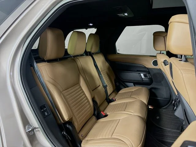 Used 2023  Land Rover Metropolitan Edition image 28