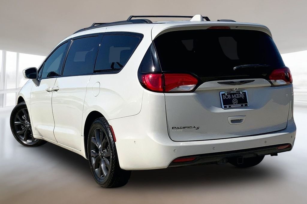 Used 2020 Luxury White Pearlcoat Chrysler Touring L Plus image 13