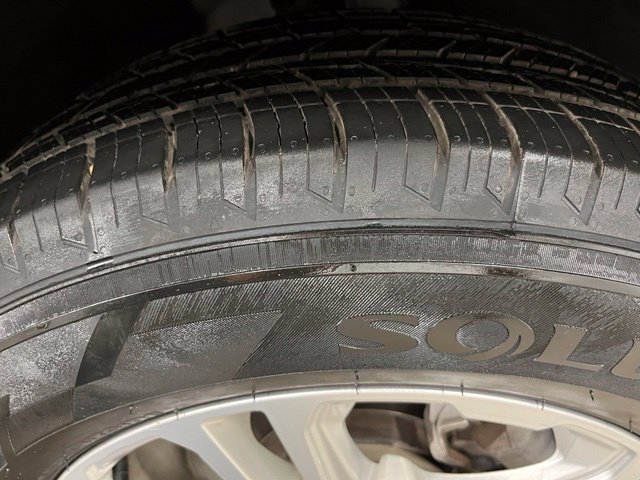 Used 2023 White GMC SLE image 7