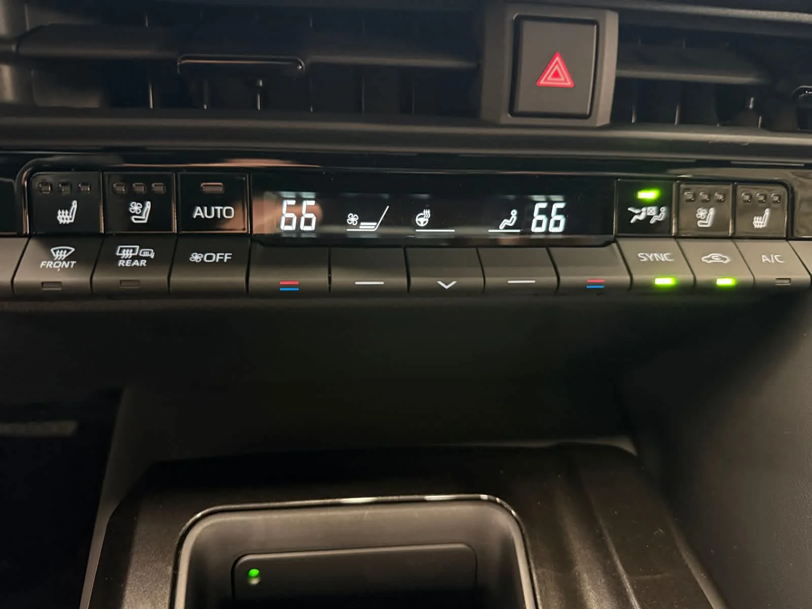 2026 Toyota Crown Signia XLE - Photo 17