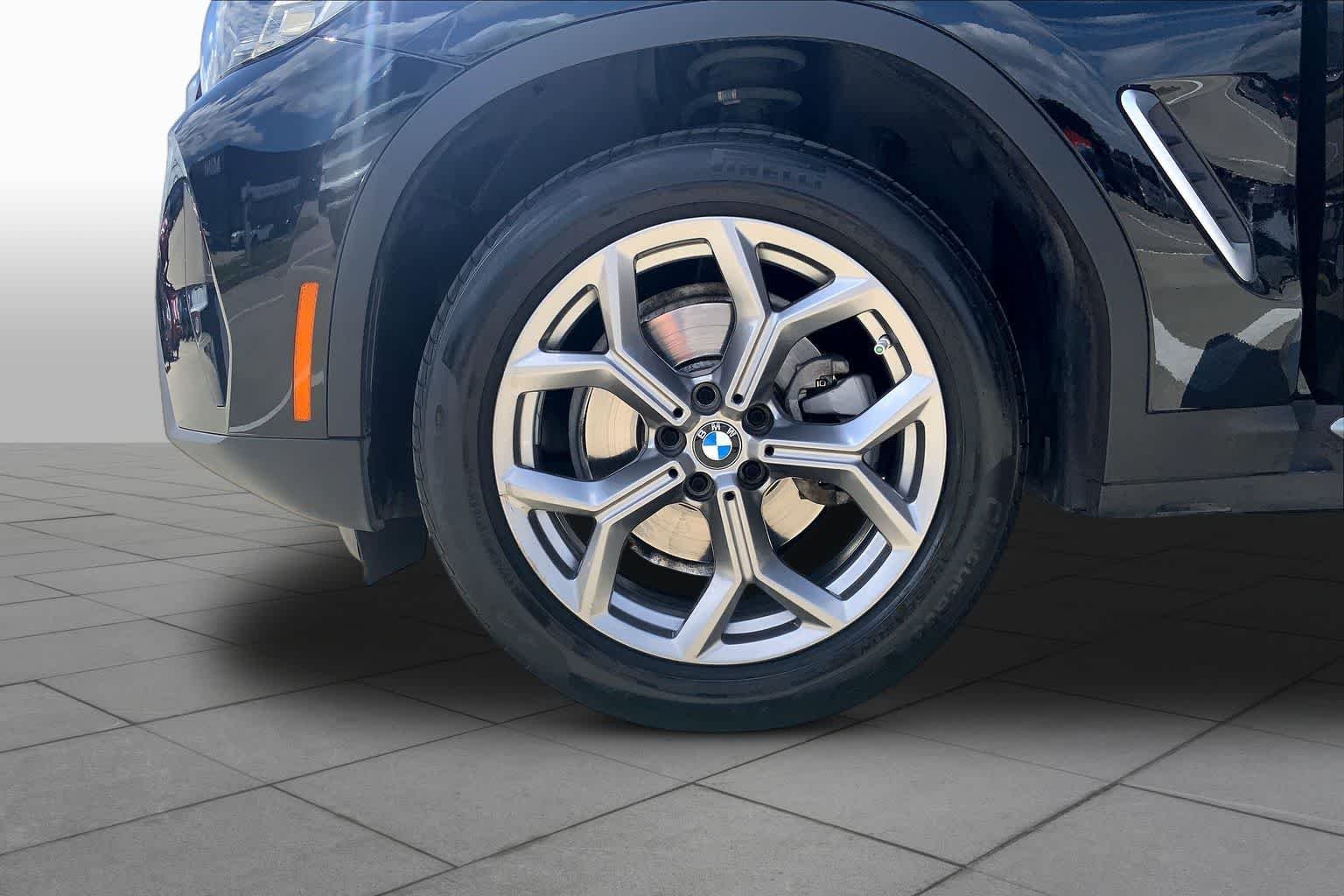 Used 2024 Jet Black BMW xDrive30i image 10