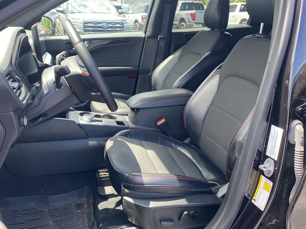 Used 2023 Agate Black Ford ST-Line image 2