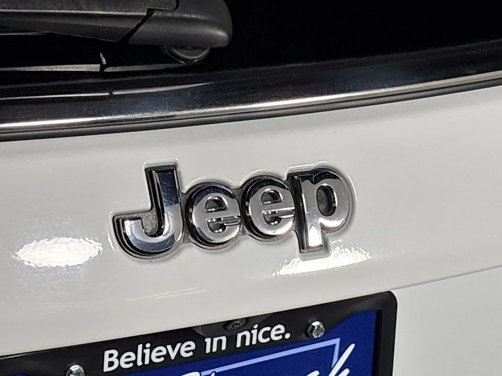Used 2024 White Jeep Latitude image 23