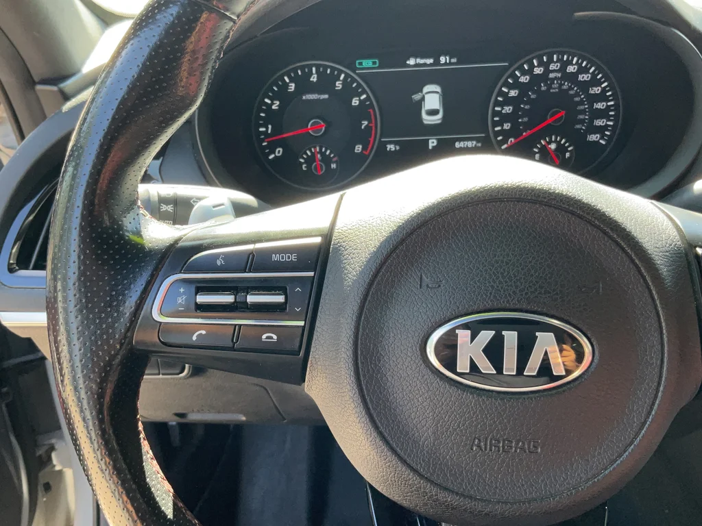 Used 2020 White Kia GT1 image 34