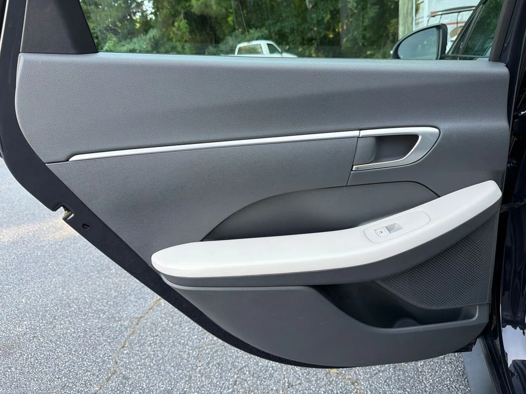 Used 2023 Blue Hyundai SE image 21