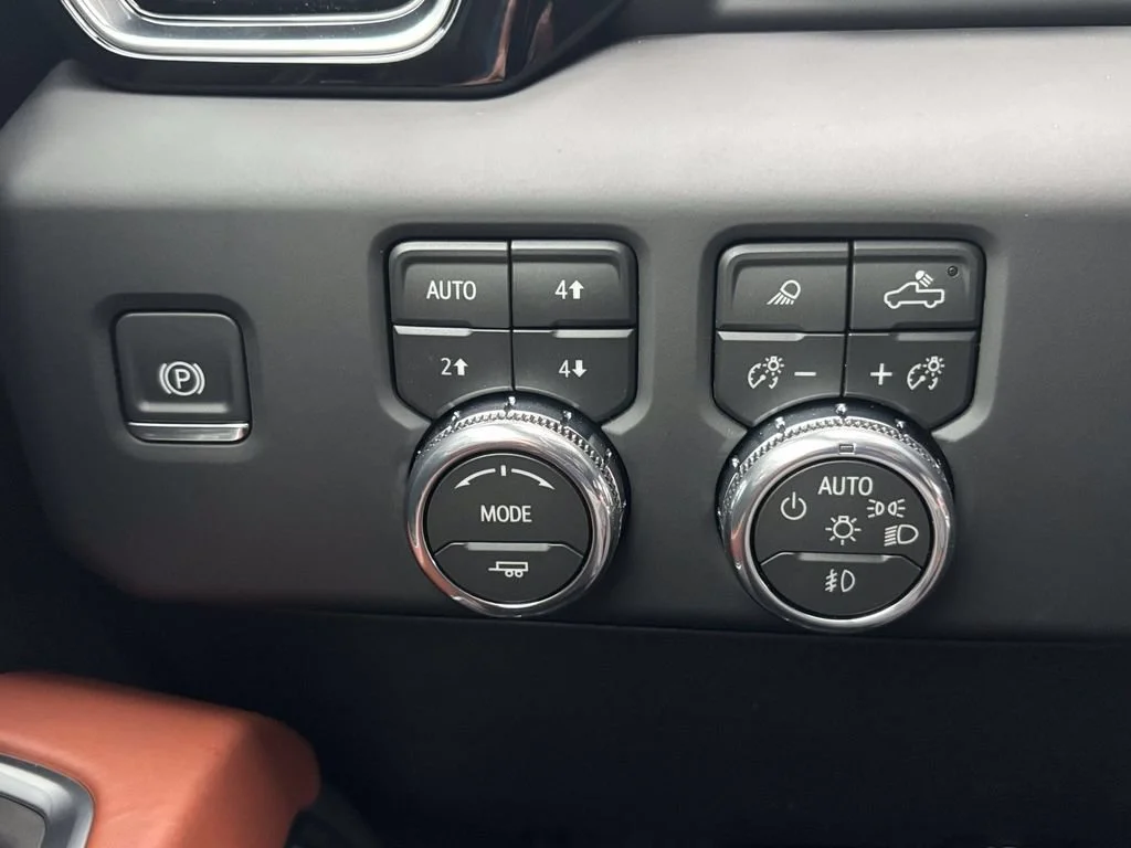 New 2026 Glacier White Tricoat GMC Denali Ultimate image 17