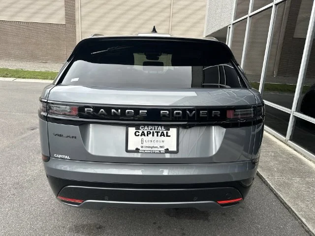Used 2024 Gray Land Rover Dynamic SE image 27