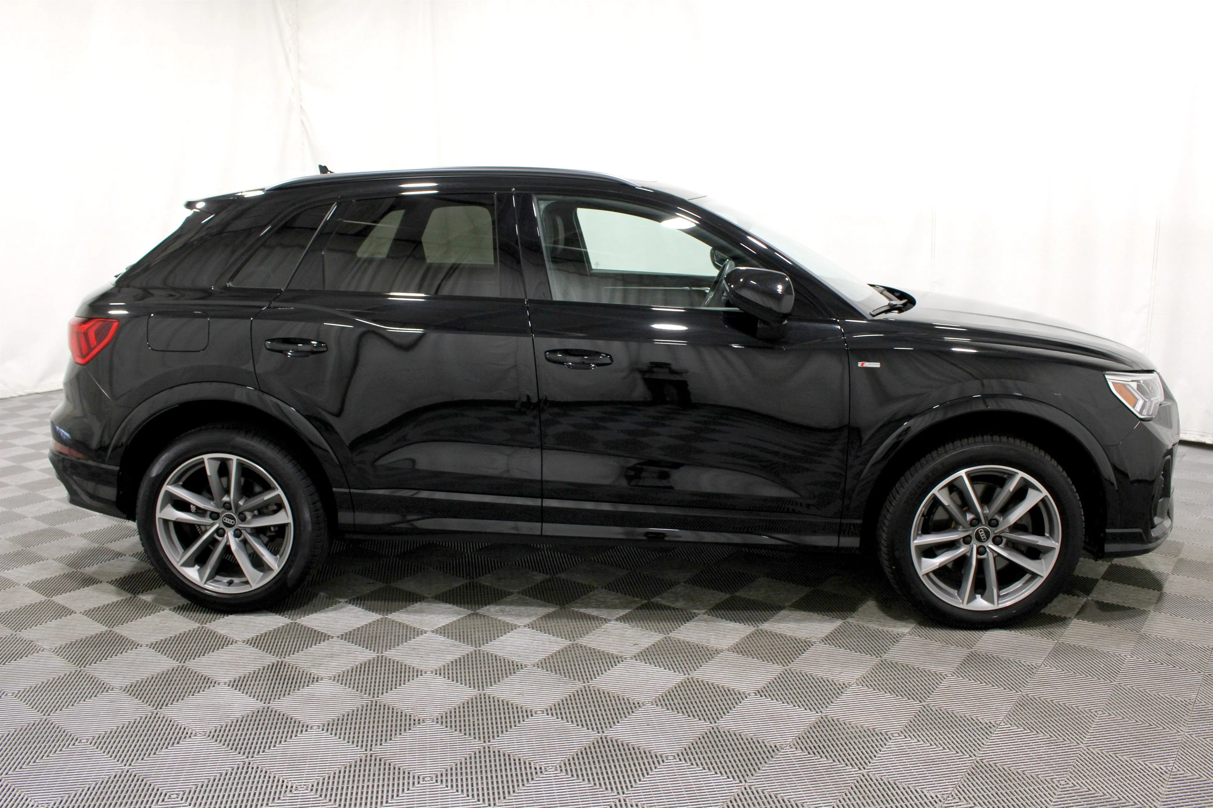 2024 Audi Q3 S Line Premium Plus - Photo 31