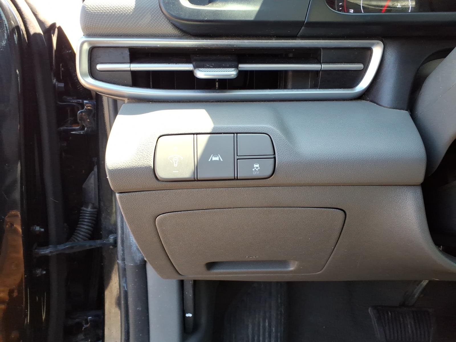 Used 2023 BLACK Hyundai SEL image 16
