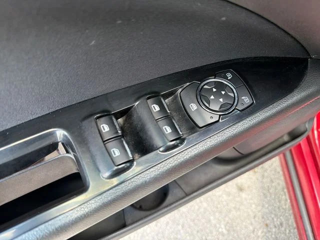 Used 2014 Red Ford SE image 17