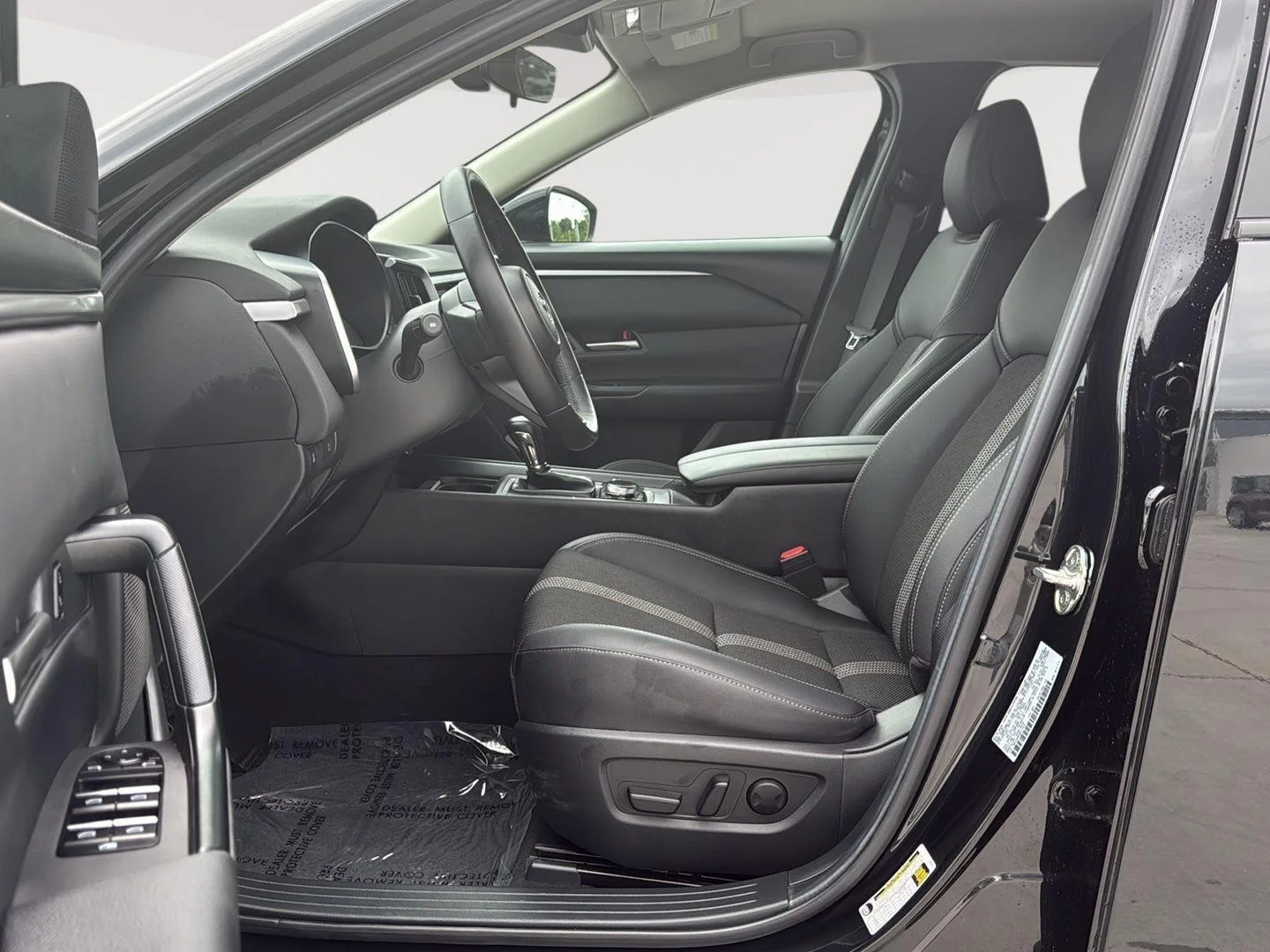 Used 2024  Mazda 2.5 S Preferred Package image 4