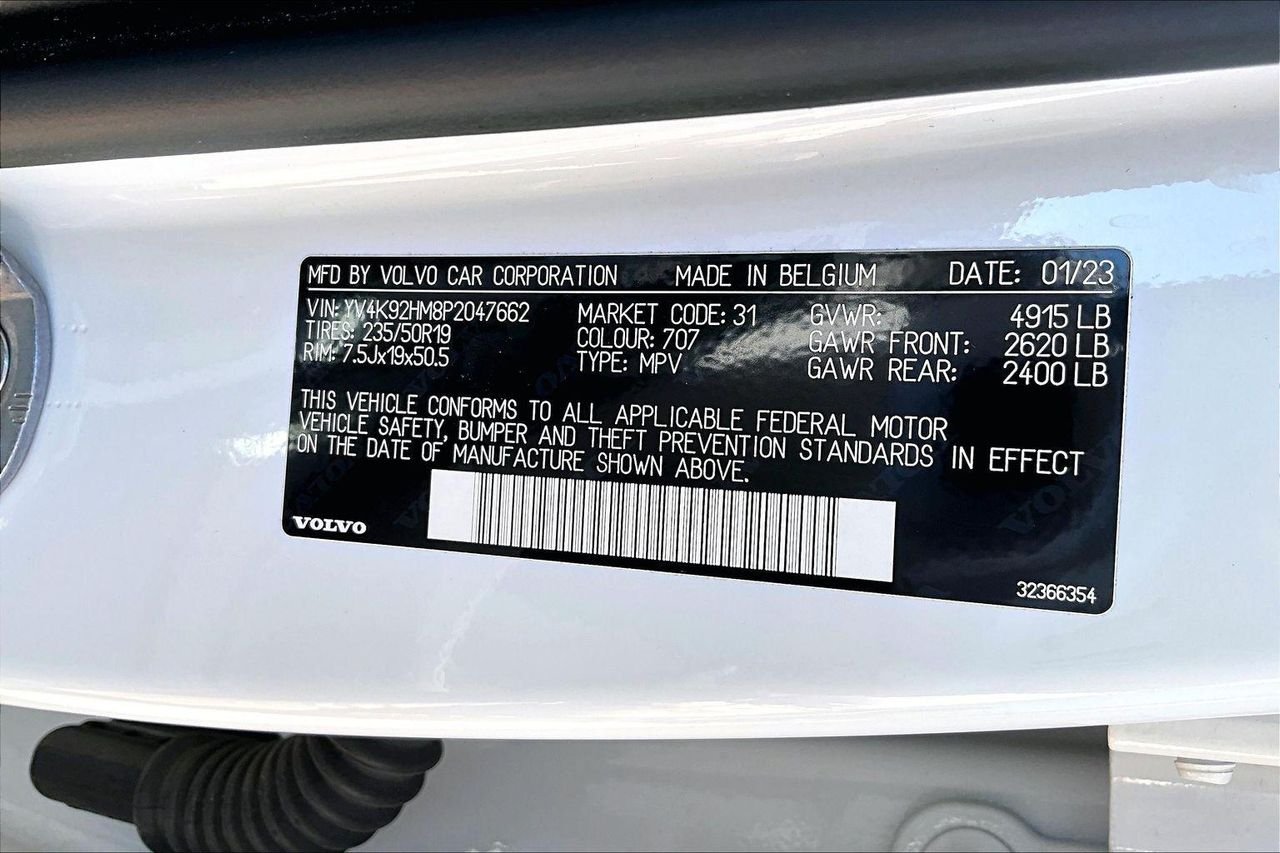 Used 2023 Crystal White Metallic Volvo B4 Ultimate Dark Theme image 21