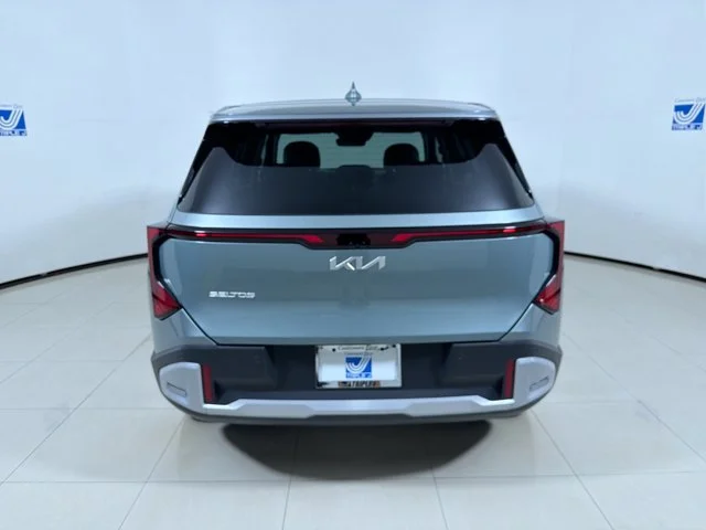 New 2027 ICEBERG GREEN Kia LX image 17