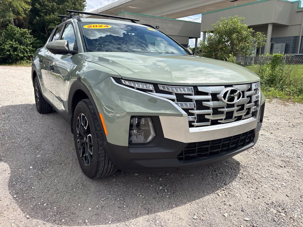 Used 2024 Green Hyundai SEL image 1