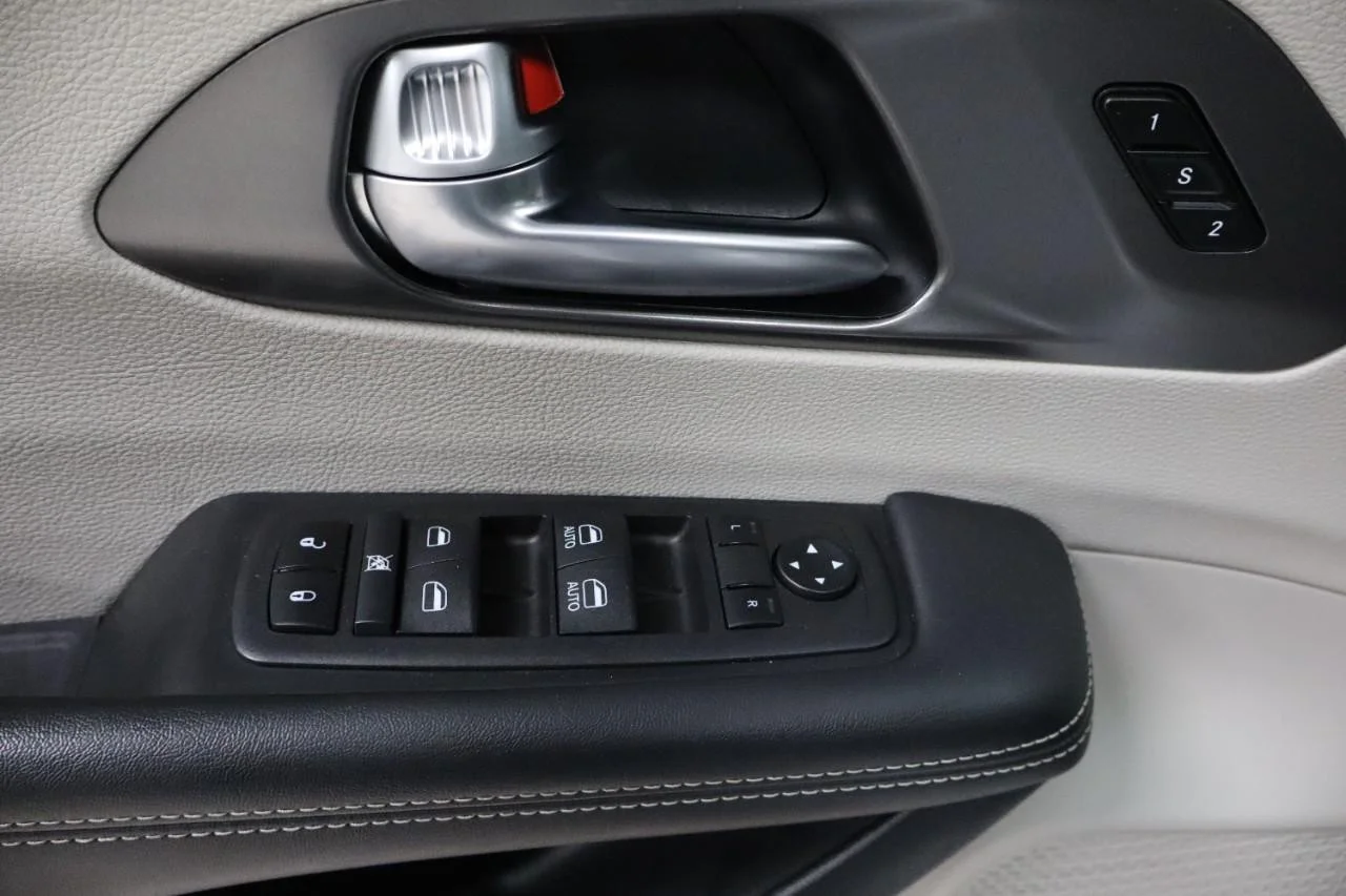 Used 2024 Silver Mist Clear Coat Chrysler Touring L image 18