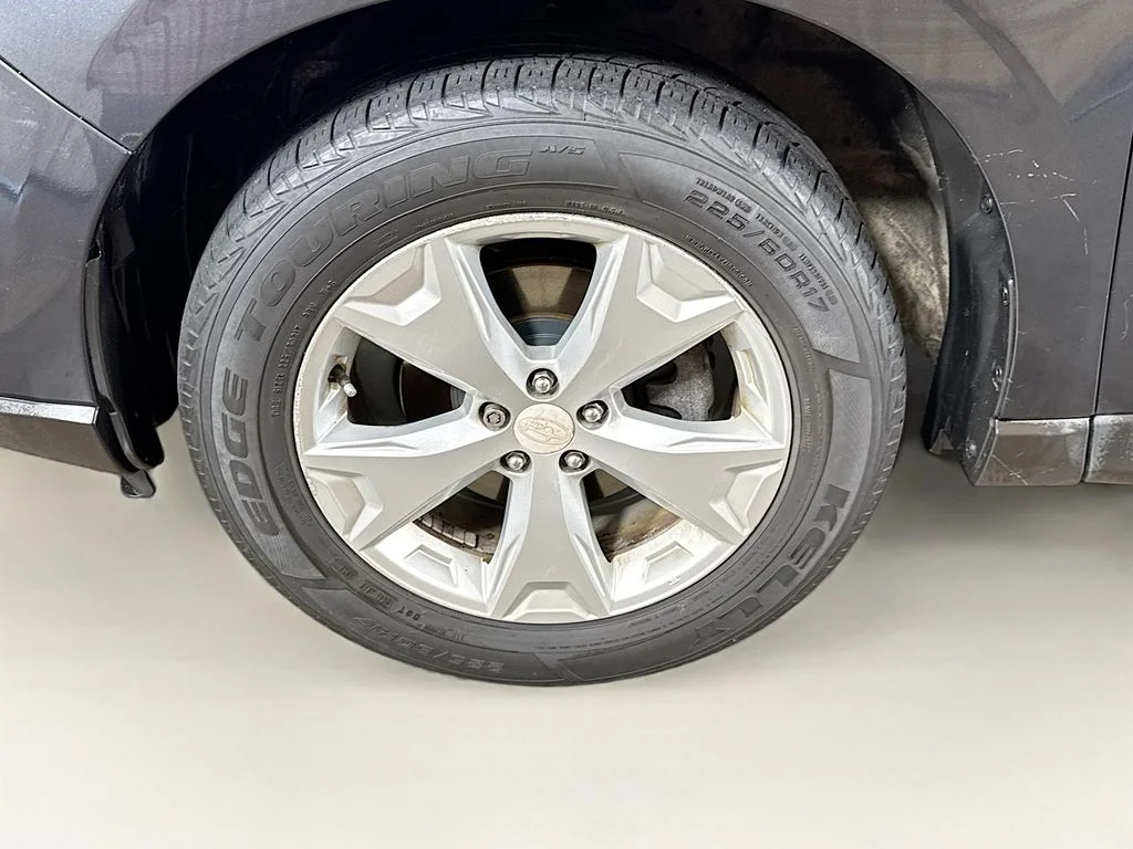 Used 2014 Gray Subaru 2.5i Touring image 40