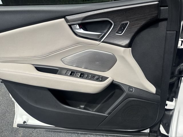Used 2025  Acura Advance Package image 27