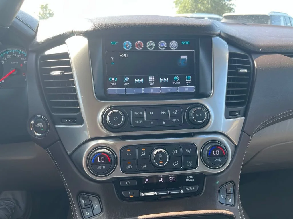 Used 2019 IRIDESCENT PEARL TRICOAT Chevrolet Premier image 15