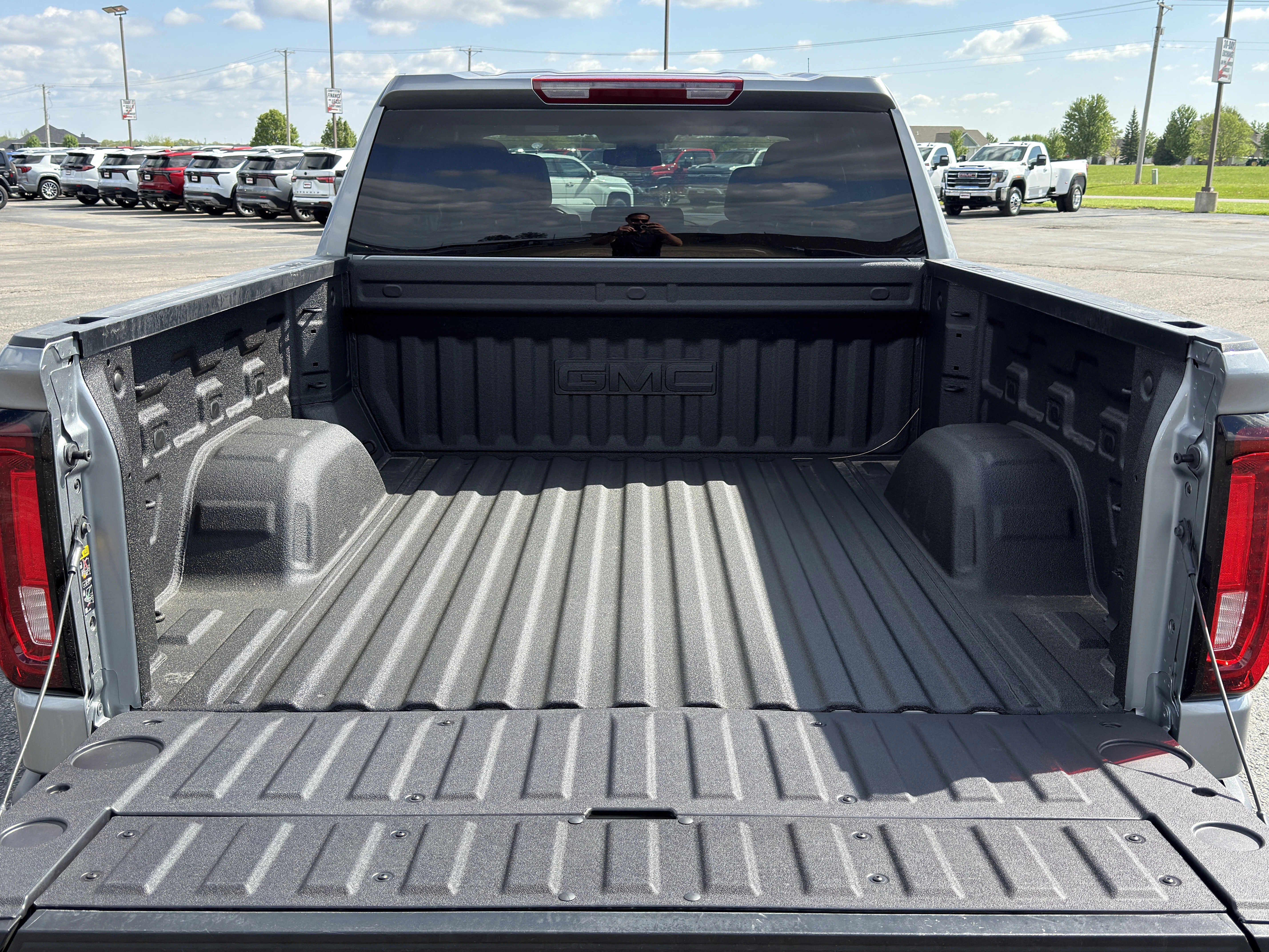 2026 GMC Sierra 1500 SLT - Photo 14