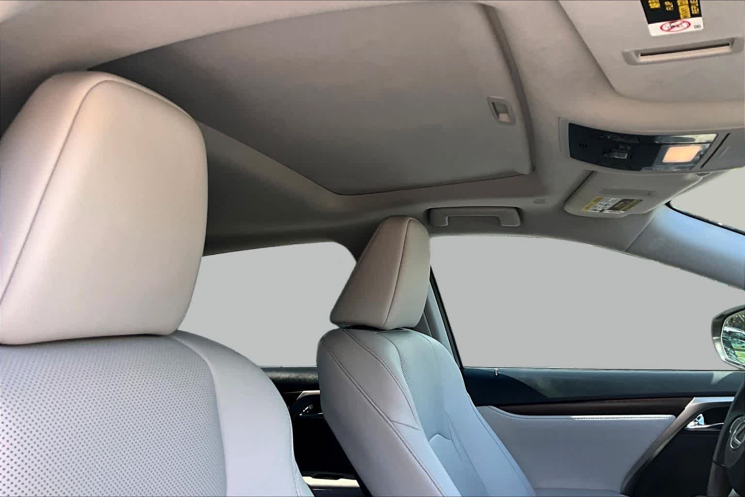 Used 2020 Atomic Silver Lexus  image 14