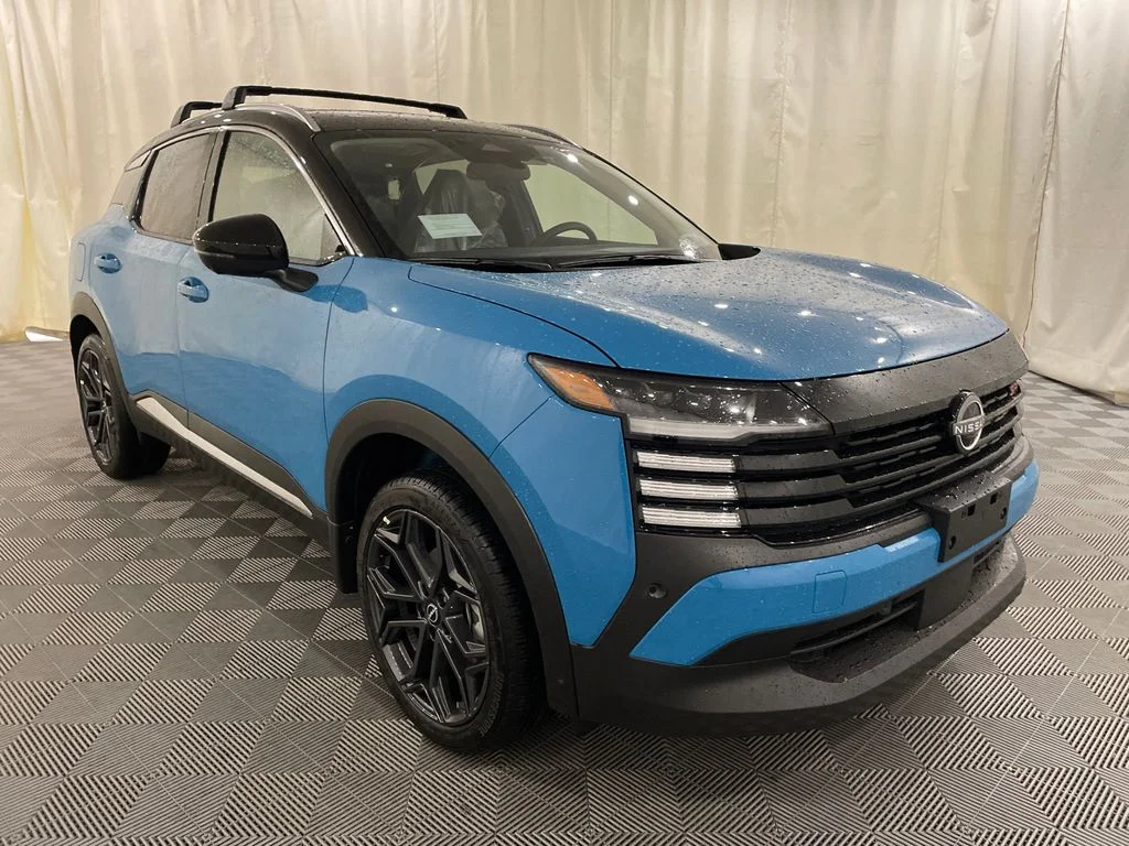 New 2026 Arctic Ice Blue Metallic / Super Black Two-tone Nissan SR image 3