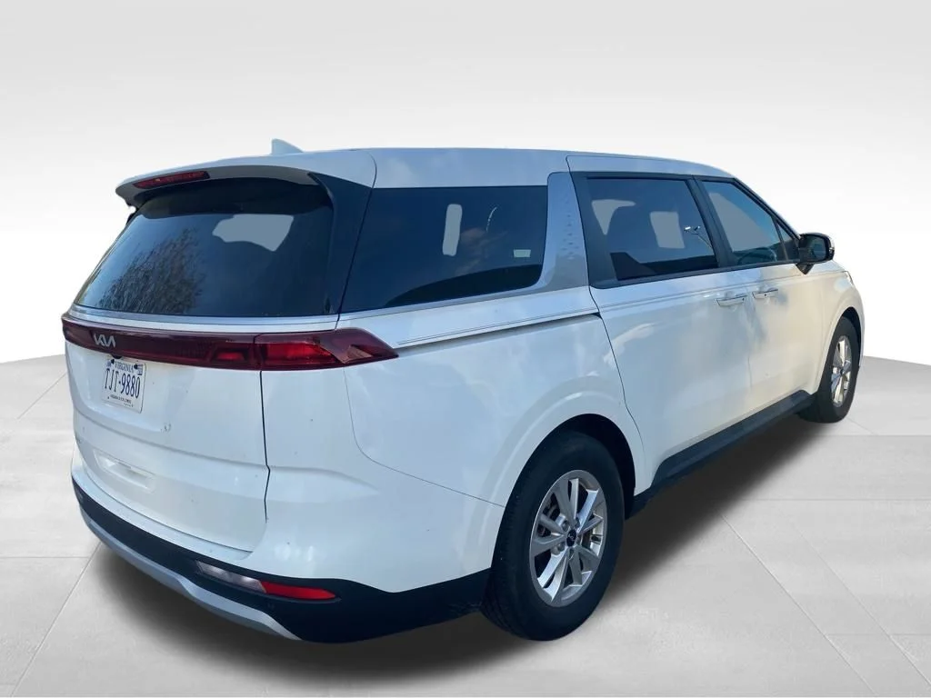 Used 2024 White Kia LX image 18