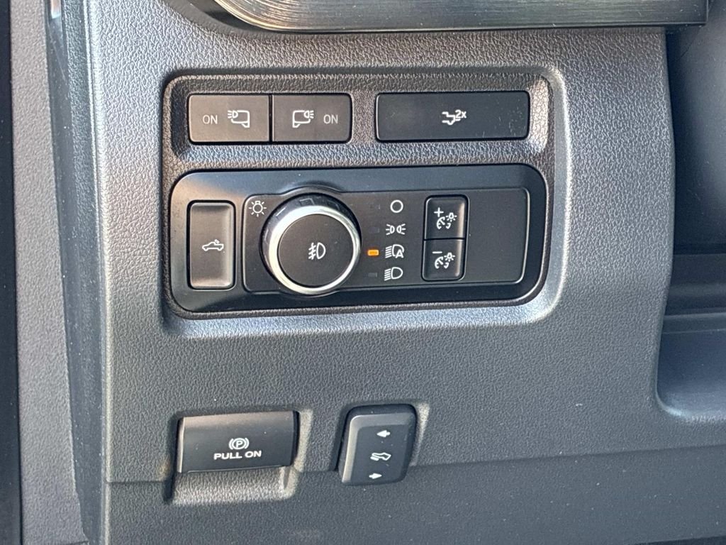 Used 2024 Gray Ford Lariat image 25
