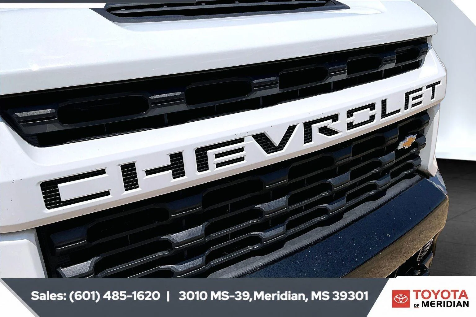 Used 2023 Summit White Chevrolet Custom image 21