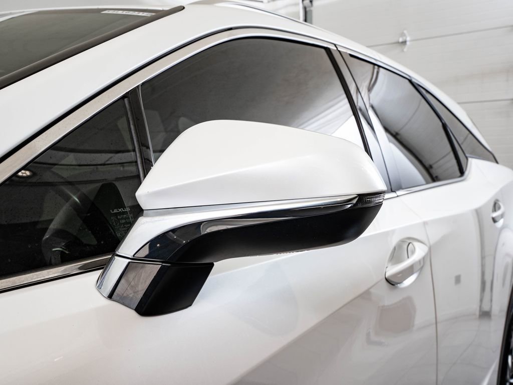 Used 2022 White Pearl Lexus 450hL Luxury image 17