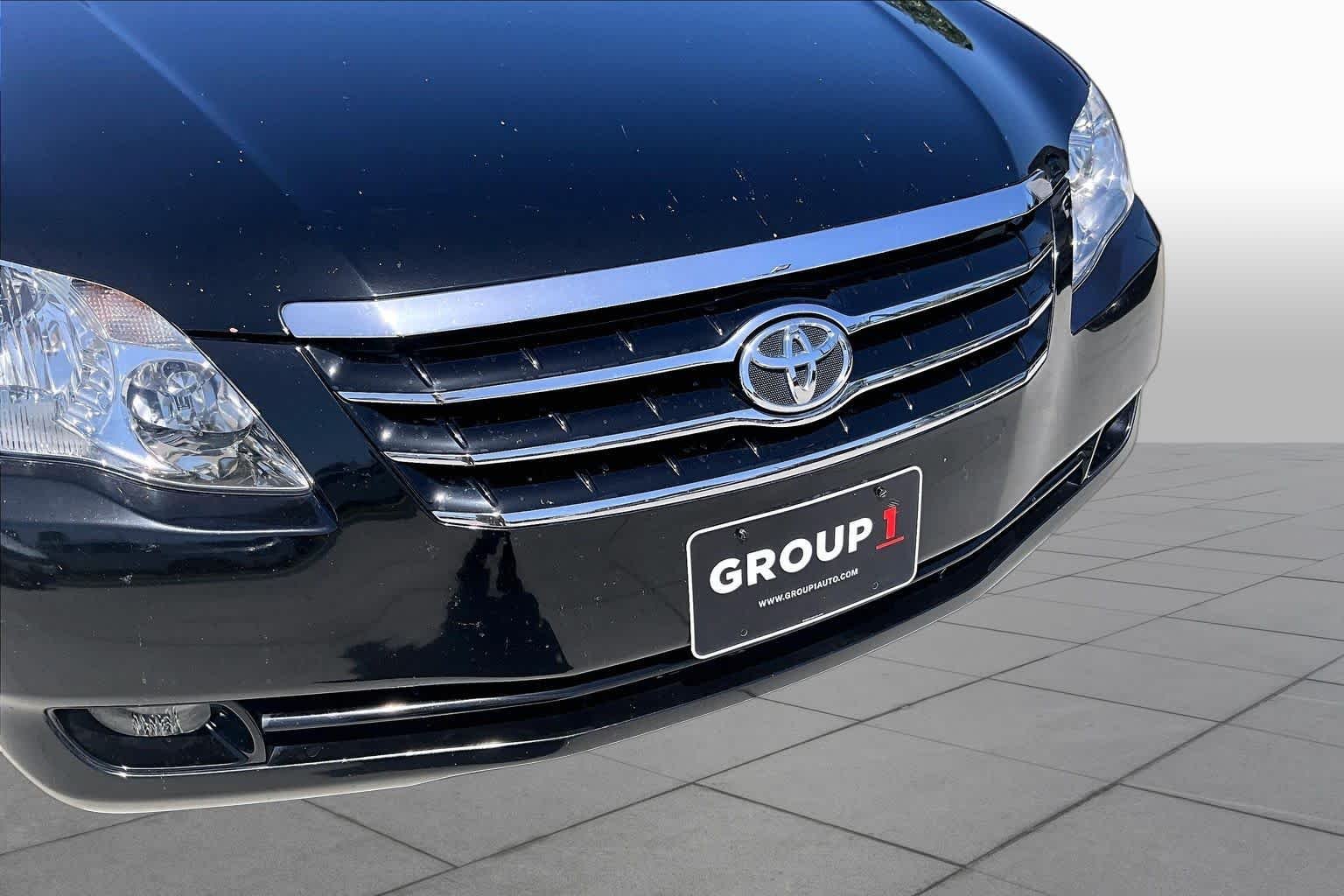 Used 2007 Black Toyota XLS image 25