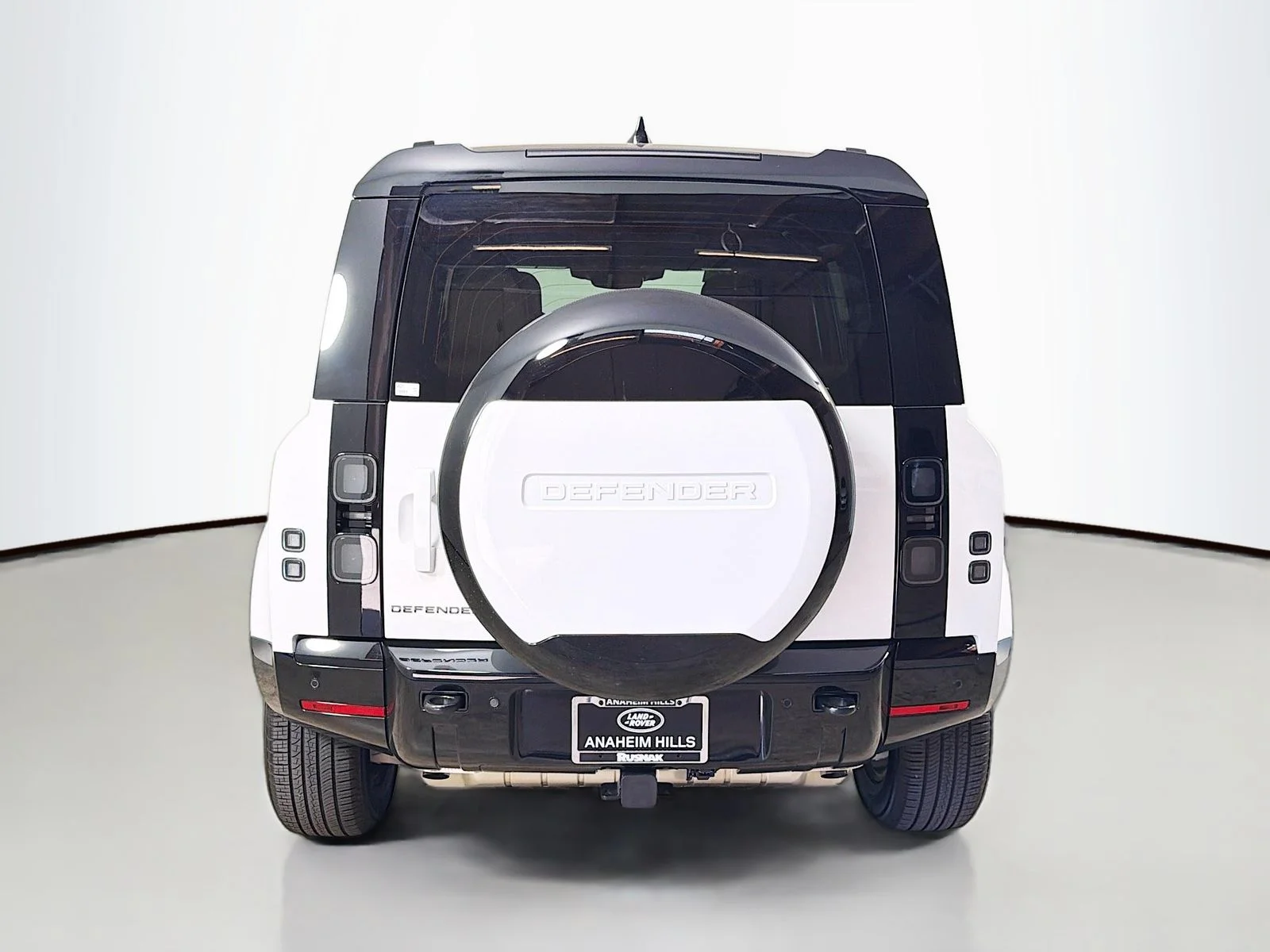 Used 2026 Fuji White Land Rover X-Dynamic SE image 4